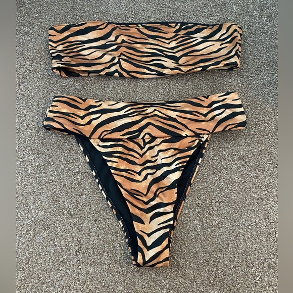 Kendallxkylie bikini. - Picture 1 of 1